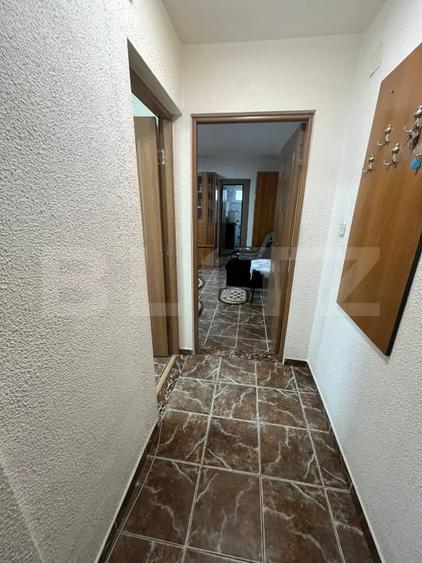 Apartament cu 2 camere semidecomandat, mobilat în Micro 6