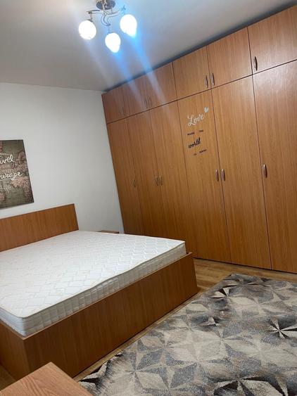 Garsonieră decomandată în Brâncoveanu