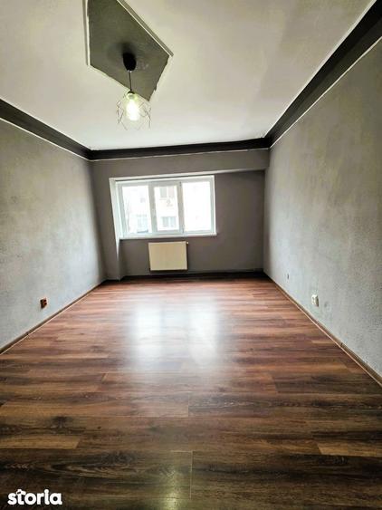 Apartament cu 2 camere decomandat în Podul de Fier