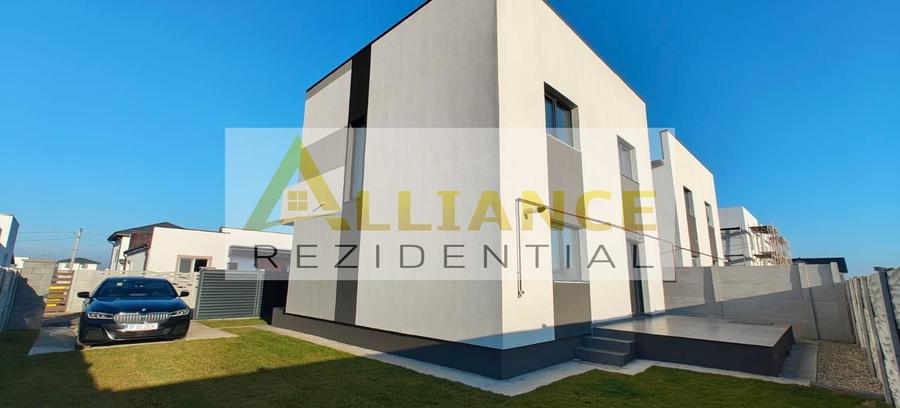 Casă individuală cu 4 camere cu Canalizare în Berceni