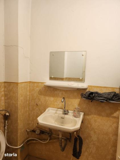 Apartament cu 3 camere decomandat în Șerbănești