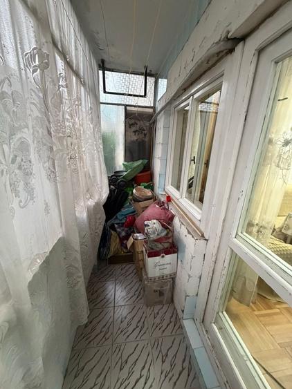 Apartament cu 3 camere semidecomandat, mobilat în Tei