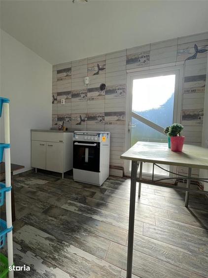 Casă cu 3 camere cu Teren 300 Mp în Brazi