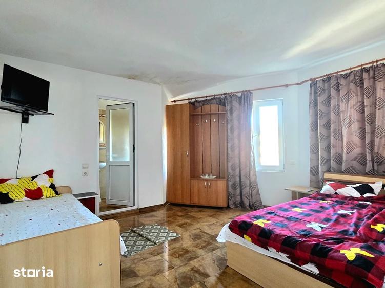 Spațiu comercial, de 1,000 mp, în Limanu