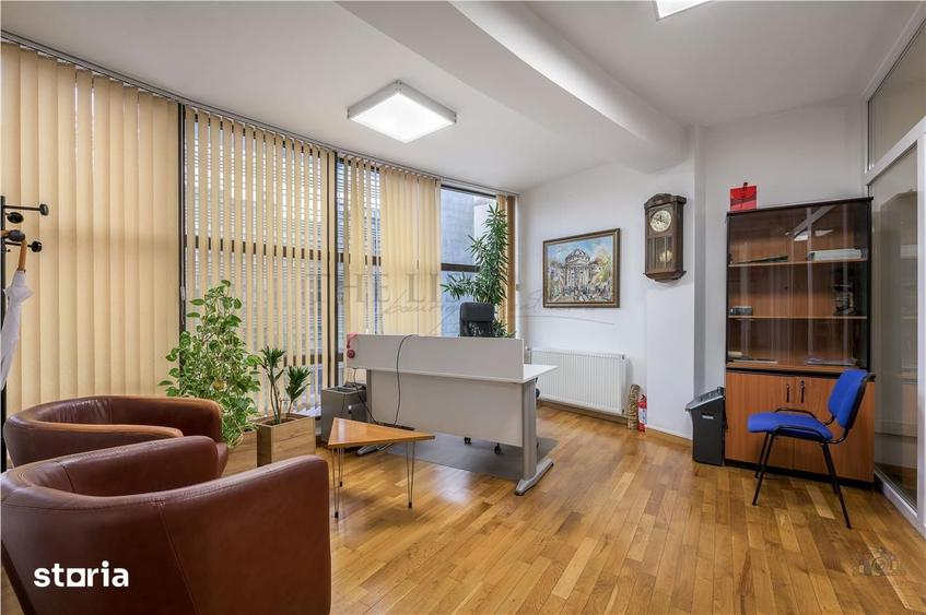 Apartament cu 4 camere decomandat, mobilat în Arcul de Triumf