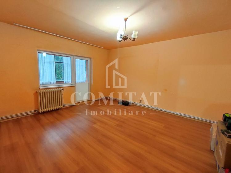 Apartament cu 4 camere decomandat în Dâmbul Rotund