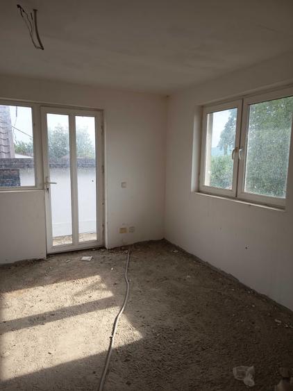 Apartament cu 3 camere decomandat în Bănești