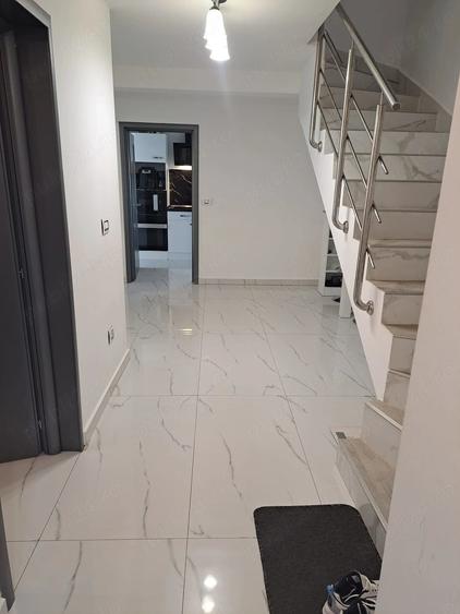 Casă cu 2 camere cu Teren 325 Mp în Parța