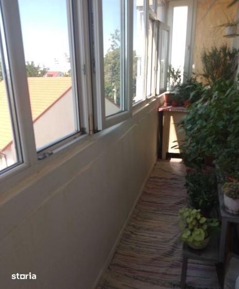 Apartament cu 3 camere decomandat în Viziru 2