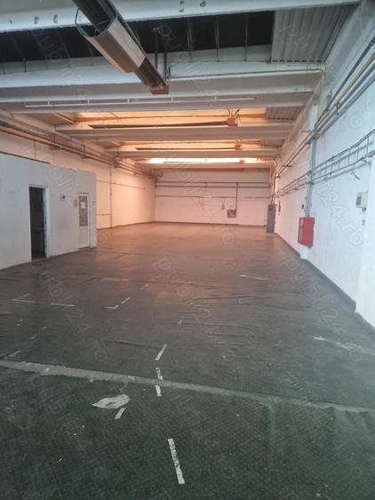 Spațiu comercial, de 1,000 mp, în Central