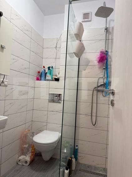Apartament cu 3 camere decomandat, mobilat în Tractorul