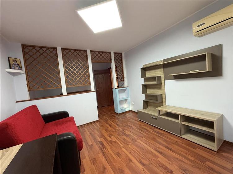 Apartament cu 2 camere decomandat în Metalurgie