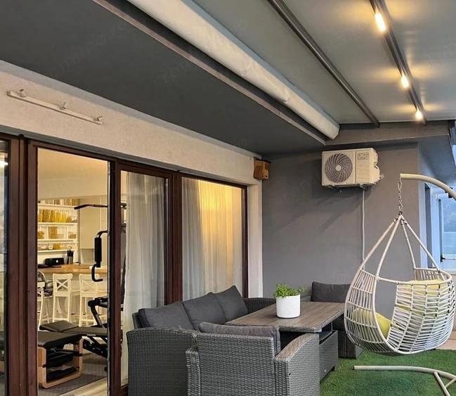 Apartament cu 4 camere decomandat în Noua