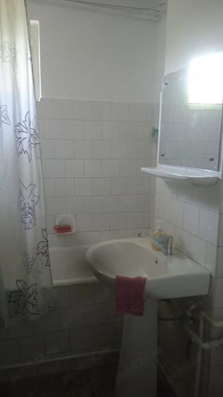 Apartament cu 2 camere decomandat în Micro 20