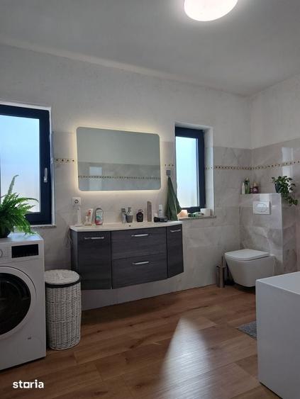 Casă cu 4 camere cu Teren 254 Mp în Apahida