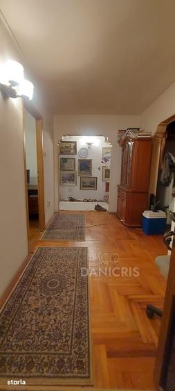 Apartament cu 4 camere decomandat în Tomis III