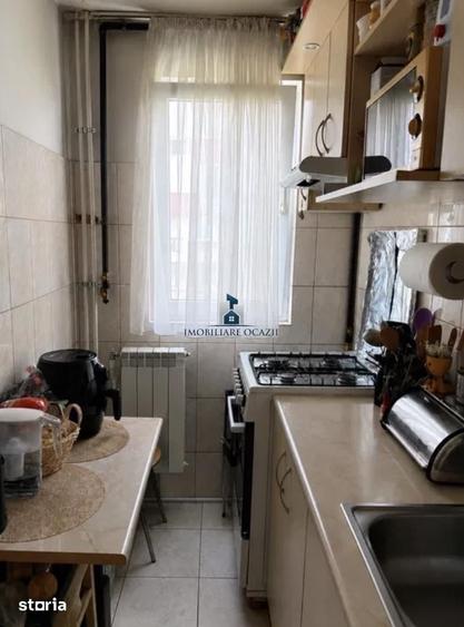 Apartament cu 3 camere semidecomandat în Giurgiului