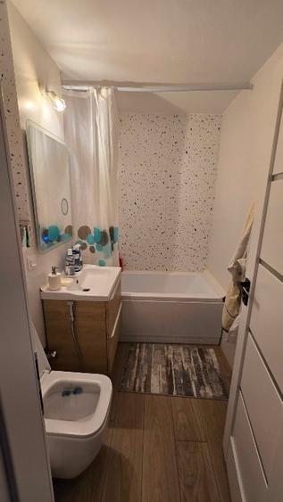 Apartament cu 2 camere decomandat în Podul de Fier