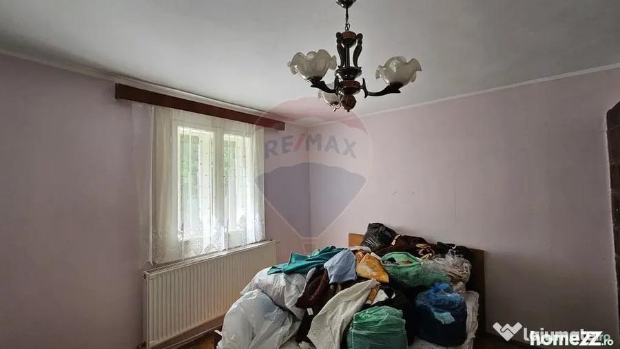 Casă cu 4 camere cu Teren 680 Mp în Central