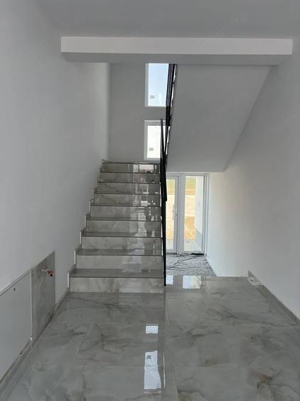 Apartament cu 2 camere semidecomandat în Moșnița Veche