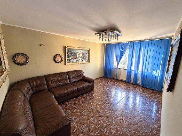 Apartament cu 3 camere decomandat în Bere