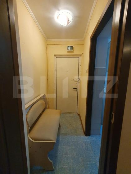 Apartament cu 2 camere semidecomandat, mobilat în Micro 6