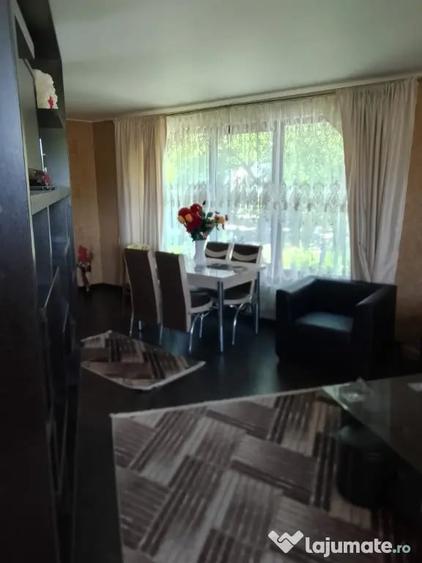 Casă cu 4 camere cu Teren 450 Mp în Central