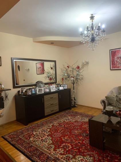 Casă cu 5 camere cu Teren 530 Mp în Central