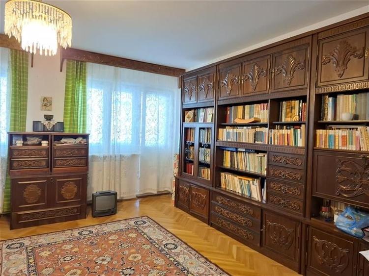 Apartament cu 4 camere decomandat, mobilat în Ultracentral