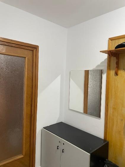 Apartament cu 2 camere semidecomandat, mobilat în Micro III