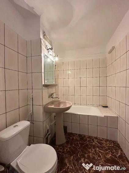 Apartament cu 2 camere decomandat în Malu Roșu