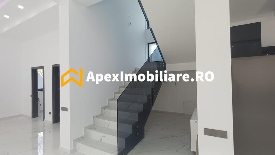 Casă individuală cu 7 camere cu Canalizare în Pipera