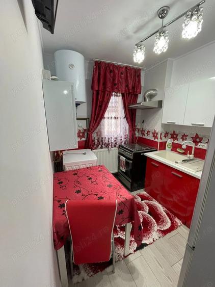 Garsonieră decomandată în Siriu