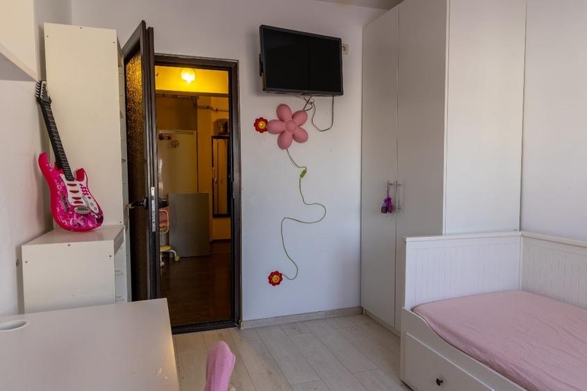Apartament cu 3 camere, mobilat în Central