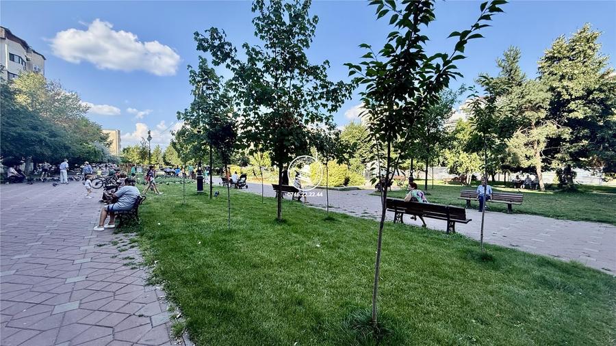 Spațiu comercial, de 40 mp, în Nicolina