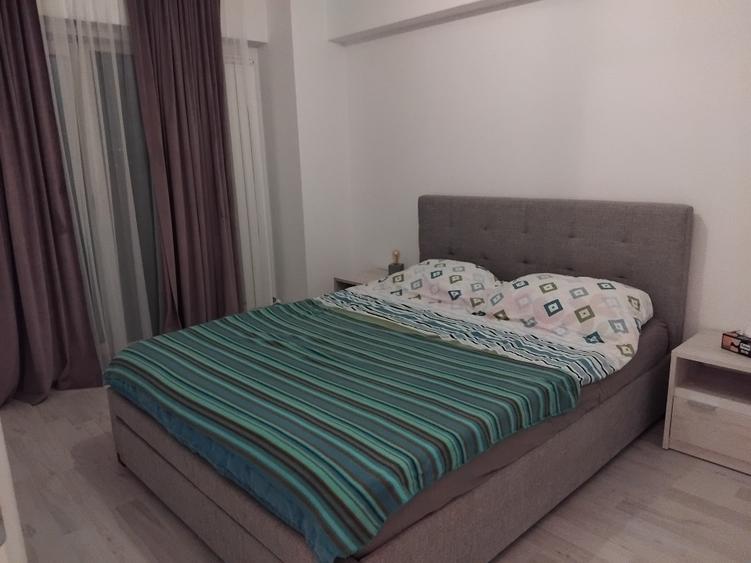 Apartament cu 3 camere decomandat, mobilat în Tătărași
