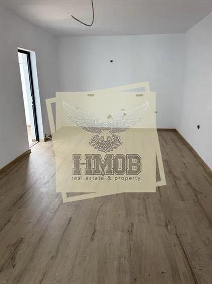 Casă cu 5 camere cu Teren 160 Mp în Cristian