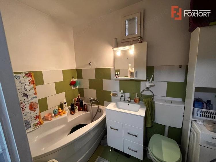 Casă cu 3 camere cu Teren 1094 Mp în Izvin