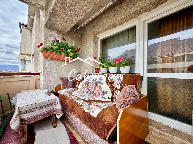 Apartament cu 4 camere decomandat în Turnișor