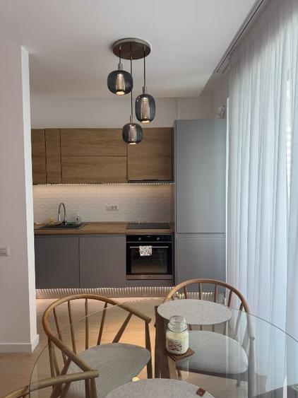 Apartament cu 2 camere decomandat, mobilat în Central