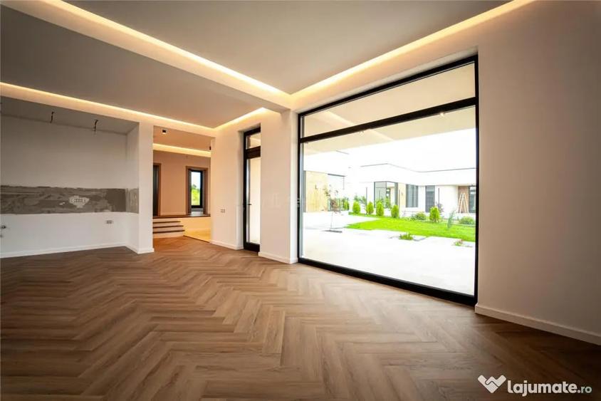 Casă cu 6 camere cu Teren 600 Mp în Seciu