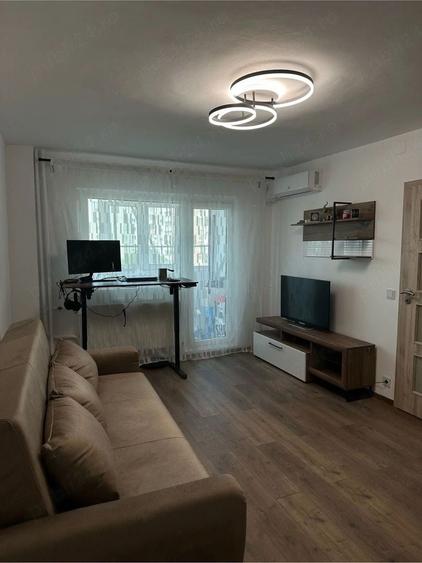 Apartament cu 2 camere decomandat în Obor
