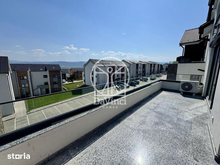Apartament cu 5 camere în Cristian
