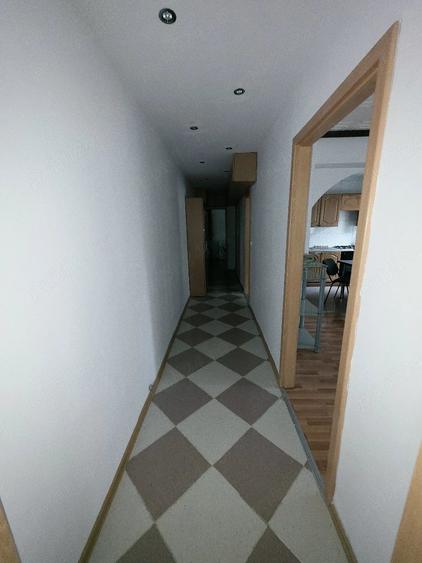 Apartament cu 3 camere decomandat în Complex Studențesc