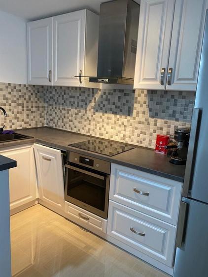 Apartament cu 3 camere decomandat, mobilat în Sud