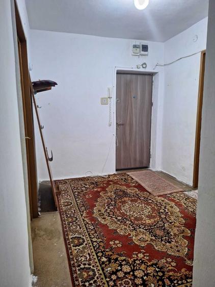 Apartament cu 3 camere decomandat în Triaj