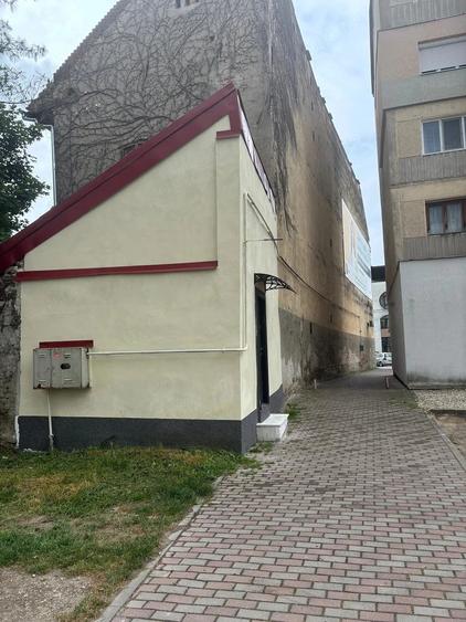 Spațiu comercial, de 14 mp, în Central