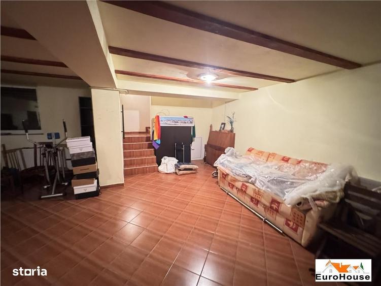 Casă cu 4 camere în Central