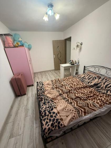 Apartament cu 3 camere semidecomandat în Gheorgheni