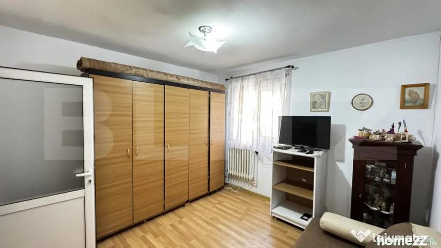 Apartament cu 2 camere semidecomandat în Cetate